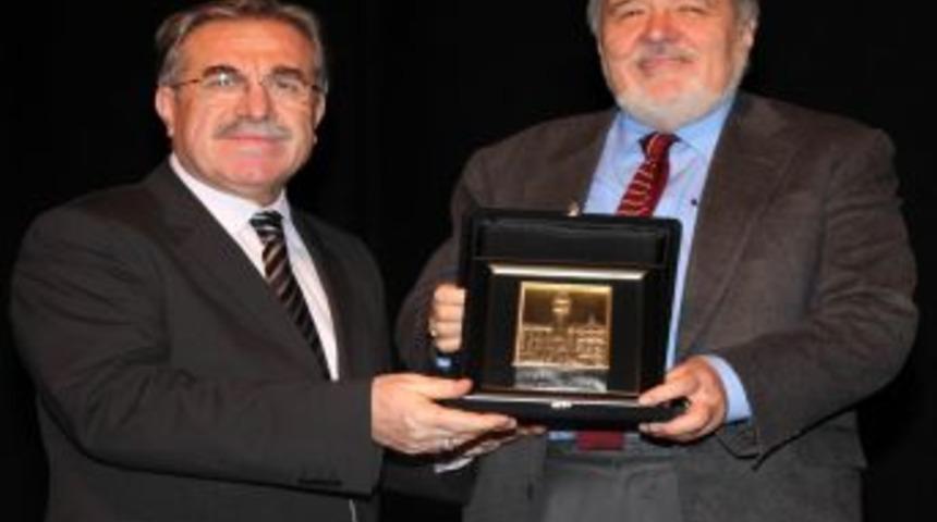 Prof. Dr. Ortaylı: Bu &Uuml;lkede Herkes Osmanlıca Okuyup Yazmalı