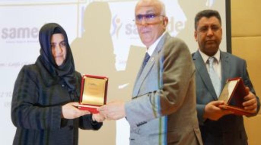 'Doğum G&uuml;n&uuml;nde Eşine Deterjan G&ouml;t&uuml;ren Erkekler Var'