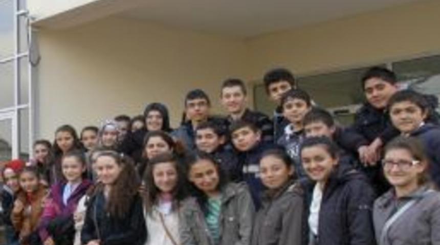 Mamaklı &Ouml;ğrenciler Huzurevi Sakinleri Ile Bir Araya Geldi