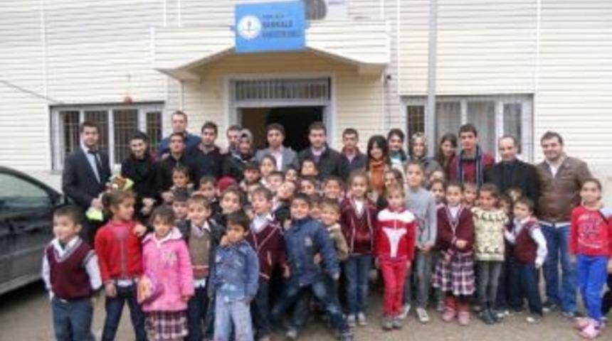 Silopi Myo'dan K&ouml;y Okuluna Kitap Yardımı