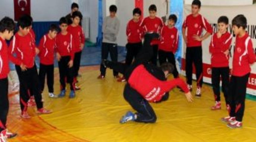 Osmanlı&rsquo;nın Kurulduğu Bilecik&rsquo;te Osmanlı Sporları Canlandırılıyor