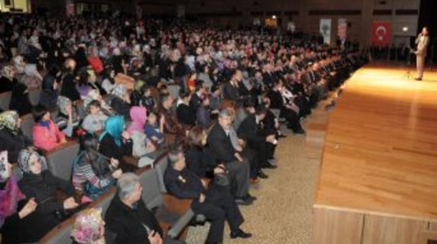 Gaziantep Şehitleri Ve Mehmet Akif Dualarla Anıldı