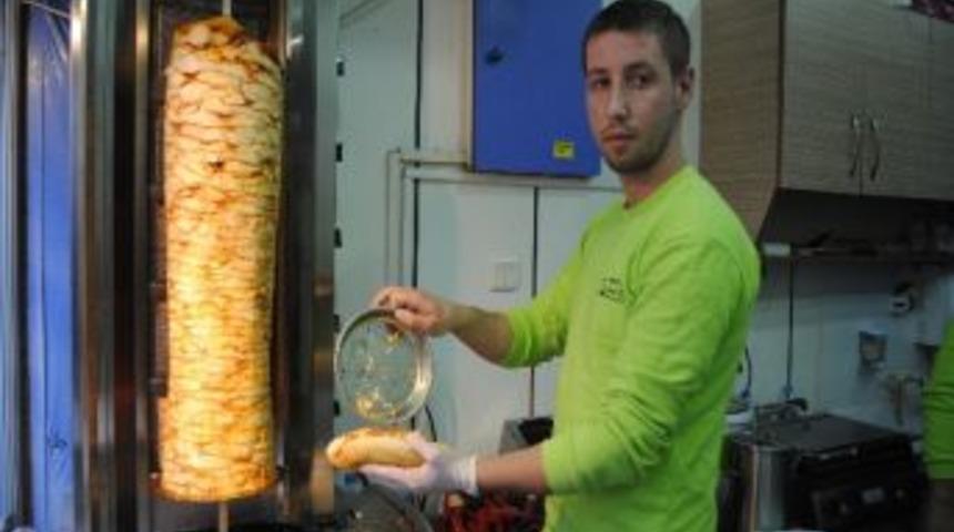 Uzunk&ouml;pr&uuml; Gıda Timi&rsquo;nden Tavuk D&ouml;ner Denetimi