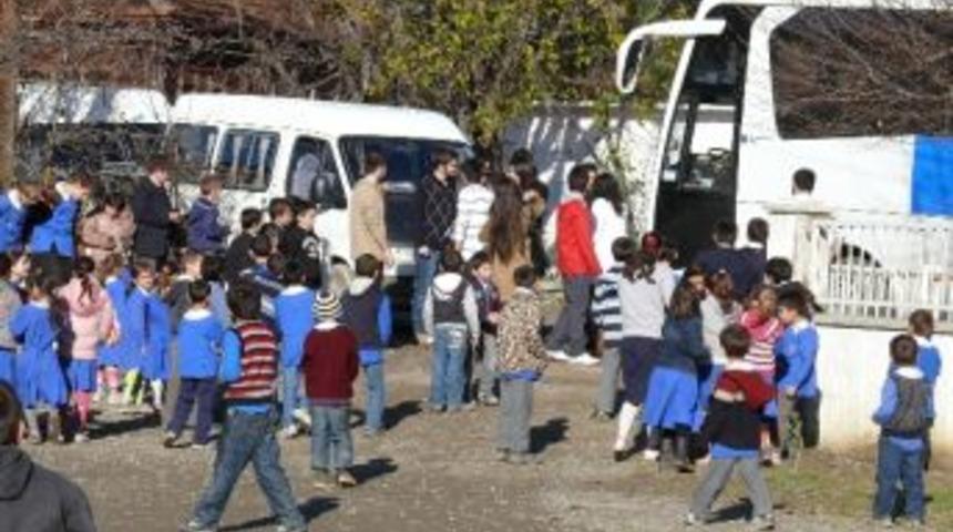 Marmara &Uuml;niversitesinden Paşalı Okuluna Yardım