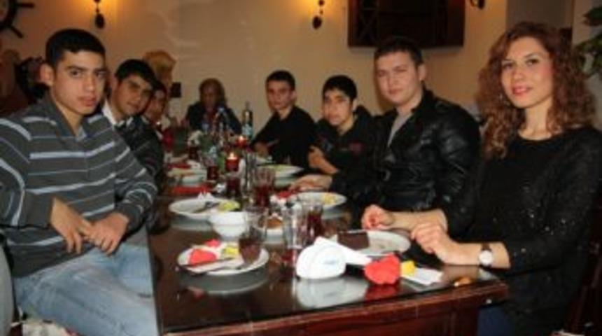 Aydın Lisan tanışma partisi d&uuml;zenledi