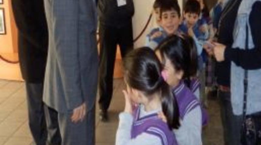 Ak Parti Sakarya Milletvekili Hasan Ali &Ccedil;elik, Adapazarı B&uuml;y&uuml;kgazi Okulunu Ziyaret Etti