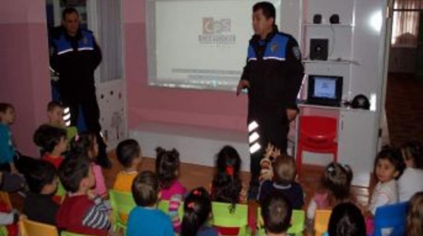Polislerden Miniklere &Ccedil;izgi Film
