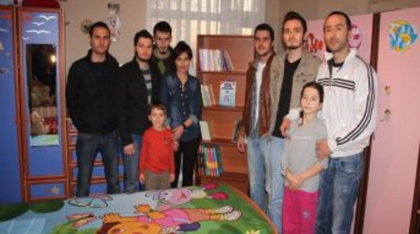 &Uuml;niversite &Ouml;ğrencileri, 3 Evi K&uuml;t&uuml;phaneye Kavuşturdu