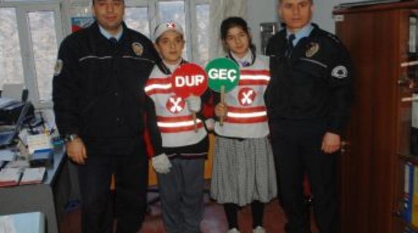 Besni'de Okul Trafik Ge&ccedil;it G&ouml;revlileri G&ouml;reve Başladı