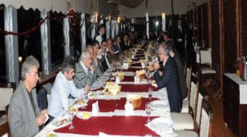 Ak Parti'nin Kurucuları Tuzla&rsquo;da Buluştu