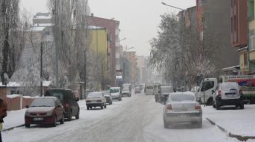 Kars'ta Soğuk Gece Eksi 25 Derece