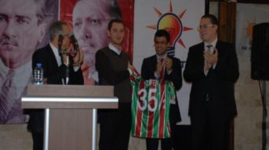 Ak Gen&ccedil;ler &Ccedil;alıştayda Buluştu