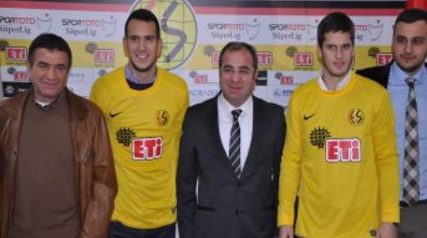 Eskişehirspor, Causic Ve Mrkale&rsquo;yi Reklerine Bağladı