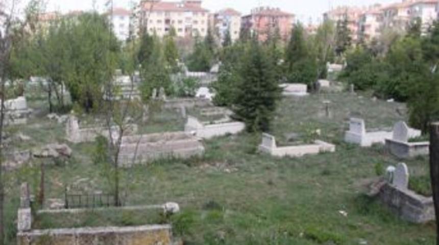 Sincan Belediyesi, Kara Ş&uuml;kr&uuml; Mezarlığı'nı Yeniledi