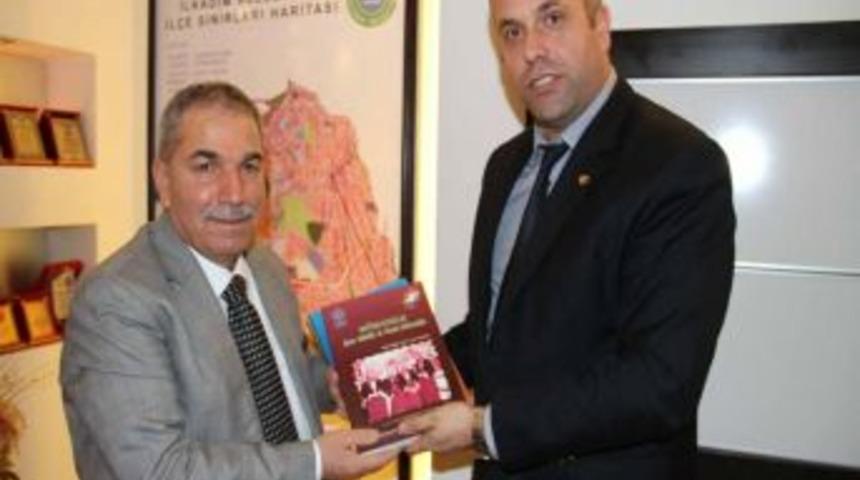 Samsun M&uuml;badele Derneği, İlkadım Belediyesi'ni Ziyaret Etti
