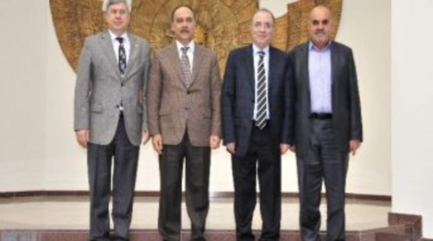 Milletvekilleri İn&ouml;n&uuml; M&uuml;zesi&rsquo;ni Gezdi