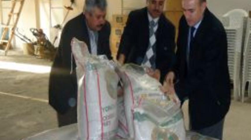 &Ccedil;ift&ccedil;ilere Destek I&ccedil;in Tohumluk Dağıtıldı
