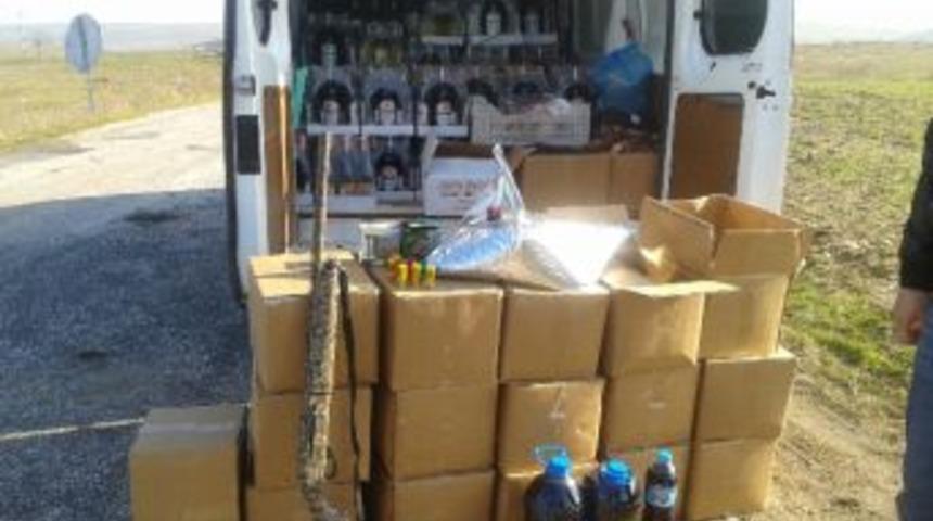 Jandarma Operasyonunda 332 Litre Ka&ccedil;ak Şarap Ele Ge&ccedil;irildi