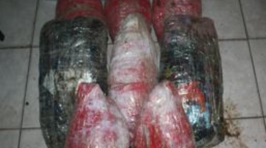 Toprak Altına G&ouml;m&uuml;l&uuml; 17 Kilogram Uyuşturucu Ele Ge&ccedil;irildi