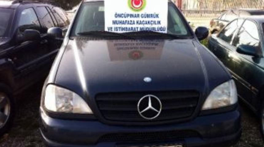 Suriye'den Ka&ccedil;ak Getirilen L&uuml;ks Otolar, G&uuml;mr&uuml;k Muhafaza Ekiplerine Takıldı