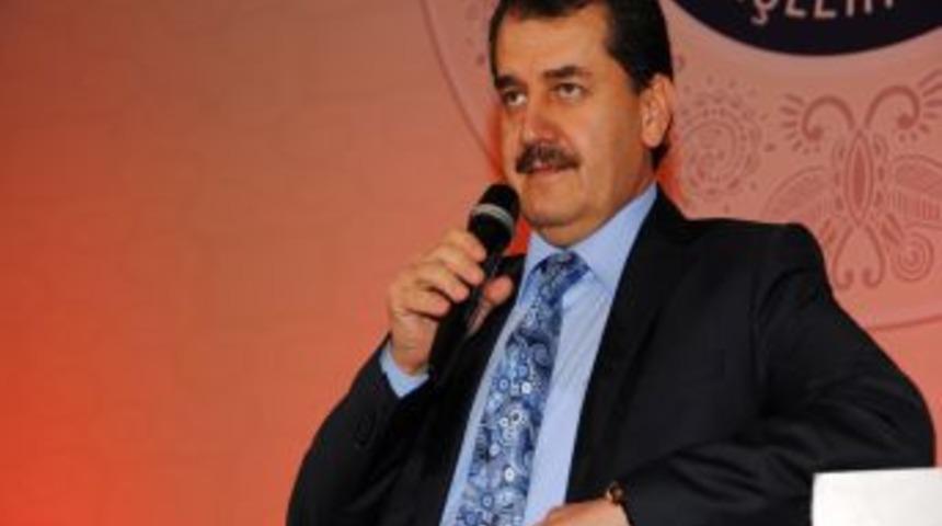 Prof. Dr. &Ouml;zafşar: Din Adamlarımız Gittikleri &Uuml;lkelerde El &Uuml;st&uuml;nde Tutuluyor