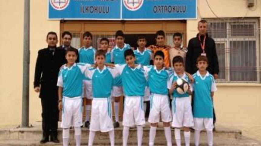 Silopi&rsquo;de Okullararası Futbol Turnuvası Sona Erdi