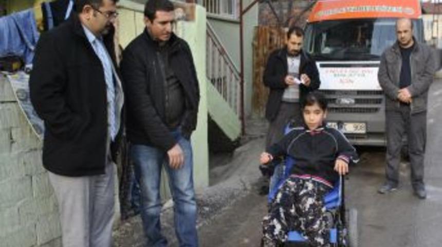 Malatya'da 3 Engelliye Ak&uuml;l&uuml; Ara&ccedil; Hediye Edildi