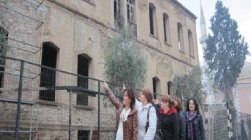 Chp'li T&uuml;reli, &Ouml;demiş'teki Tarihi Ortaokul Binası Restorasyonunu Meclise Taşıyacak