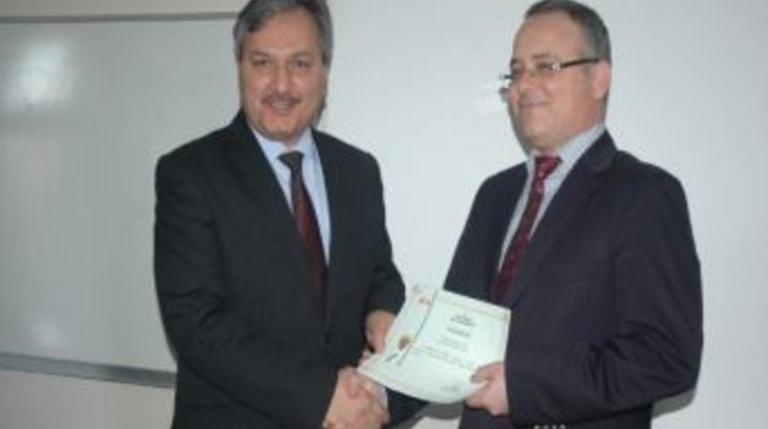 Başarılı Polislere Sertifikaları Verildi