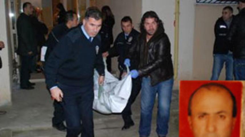 Emekli polis uzman &ccedil;avuşu &ouml;ld&uuml;r&uuml;p intihar ett