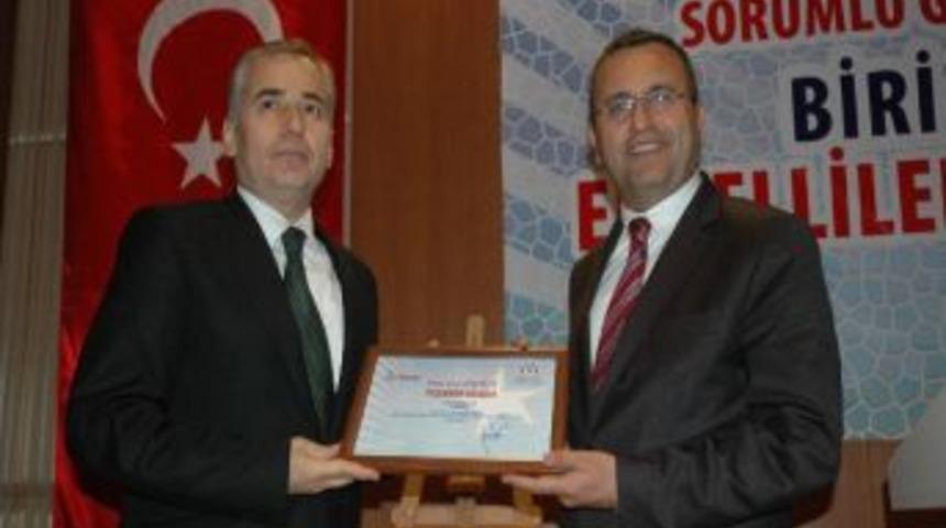 Denizli Belediyesi Avrupa Sorumlu Girişimcilik &Ouml;d&uuml;l&uuml; Aldı