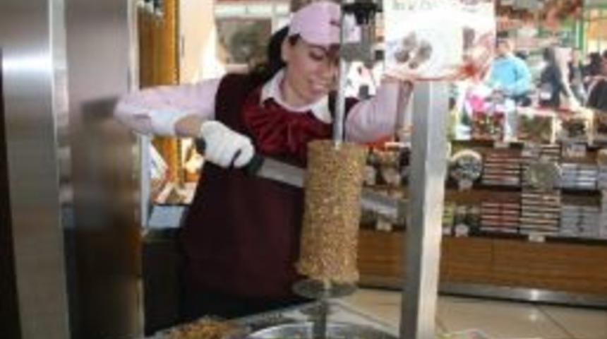 Yeni Yıl İ&ccedil;in Tonlarca Kuruyemiş Ve İncir D&ouml;neri Hazırlandı