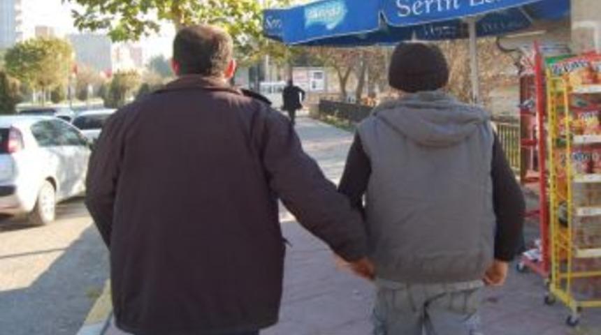 Ş&uuml;pheli Şahıs Polisi Alarma Ge&ccedil;irdi