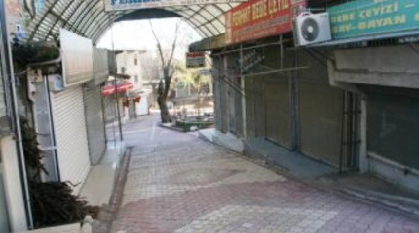 Silvan'da Kepenkler A&ccedil;ılmadı