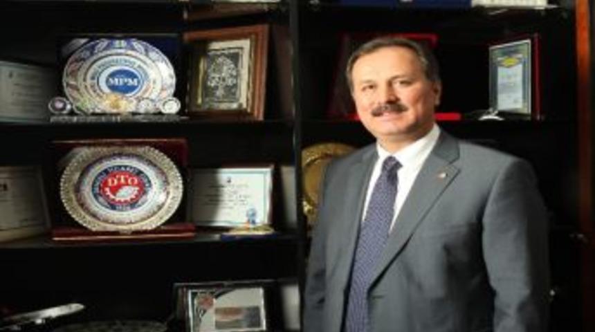 &Ouml;zer, Ekonomide 2012 Yılını Değerlendirdi