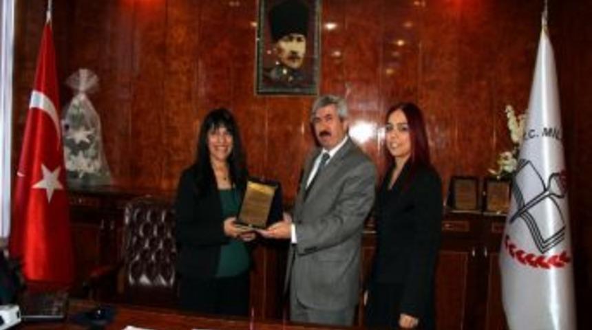 İskenderun&rsquo;da Başarılı Okullara &Ouml;d&uuml;l