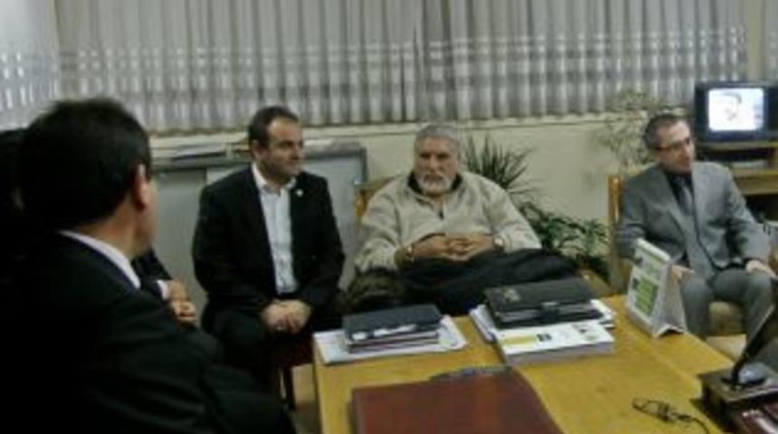 Vali Başk&ouml;y tiyatro oyununu izledi