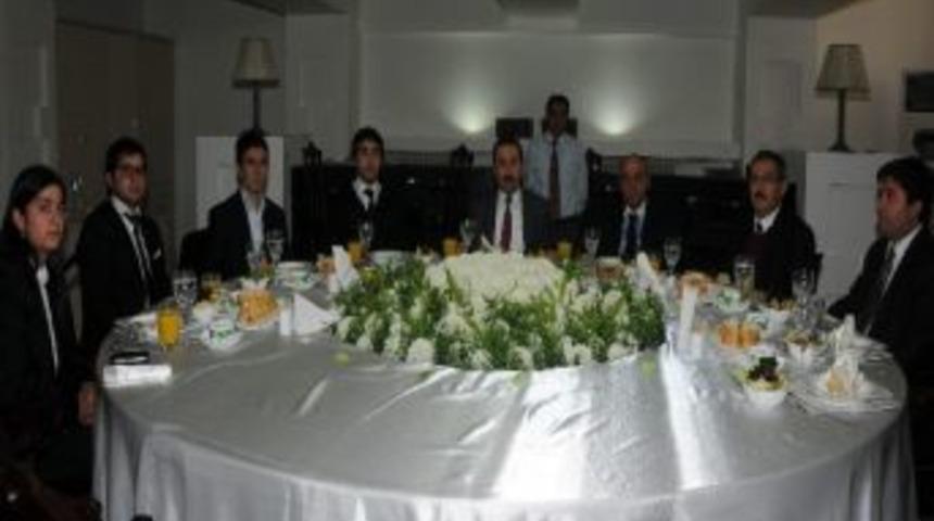 &Ouml;ğrenci Konseyi&rsquo;nden Rekt&ouml;r G&ouml;kbel&rsquo;e Ziyaret