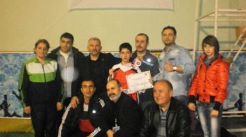 Btso&rsquo;nun Desteklediği &Ccedil;ocuklar Kick Boks Şampiyonasında Madalya Kazandı
