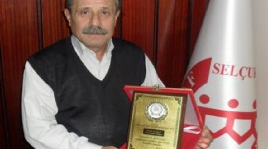 Sel&ccedil;uk Imkb Otelcilik Ve Turizm Meslek Lisesi, Esnaf Odası'na Plaket Verdi
