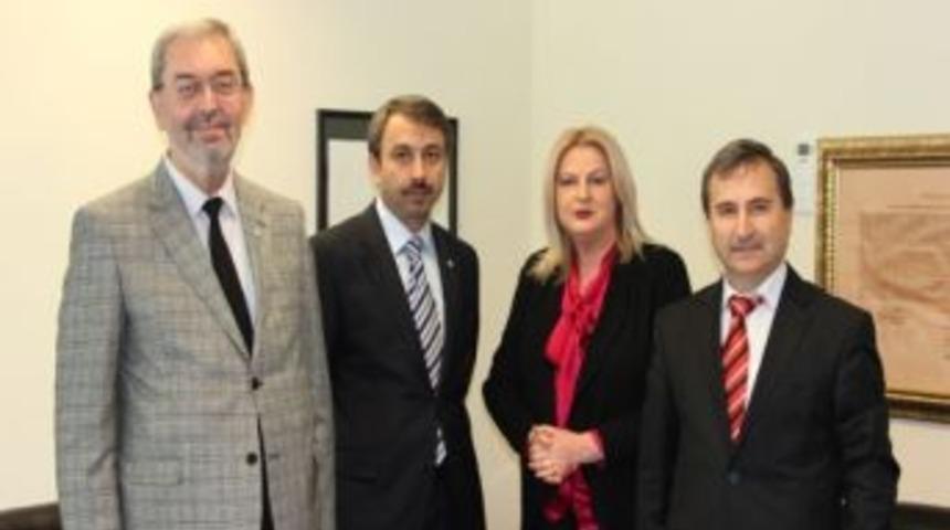 Trakya &Uuml;niversitesi Rekt&ouml;r&uuml; Y&ouml;r&uuml;k&rsquo;&uuml;n Kosova Ziyareti