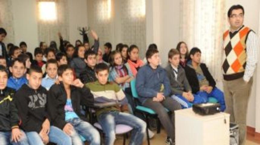 Altındağlı Gen&ccedil;ler &ldquo;bağımlılık&rdquo; Hakkında Bilgilendi