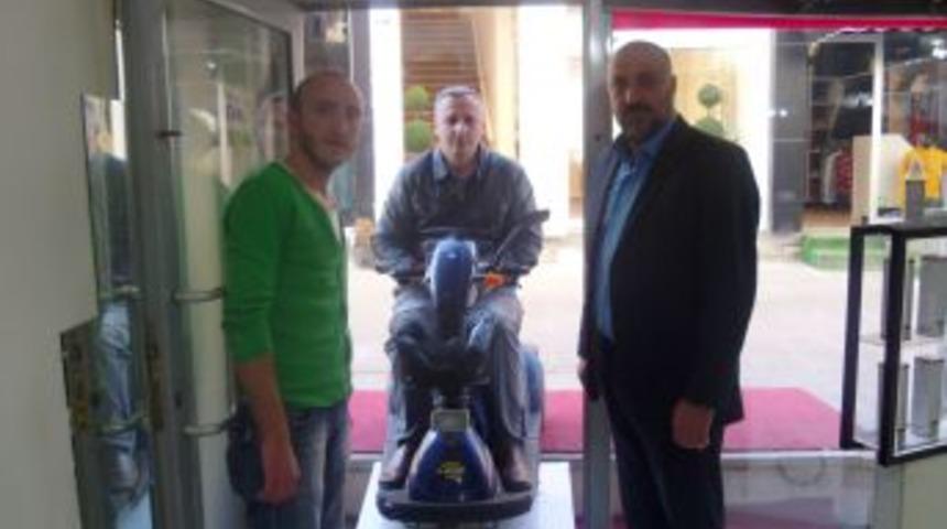 Berber D&uuml;kkanları Girişlerine Engelliler I&ccedil;in D&uuml;zenleme