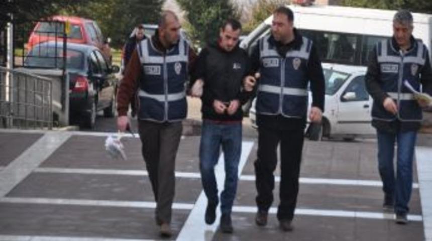 28 Su&ccedil;tan Sabıkalı Hırsızlık Zanlısı Yakalandı