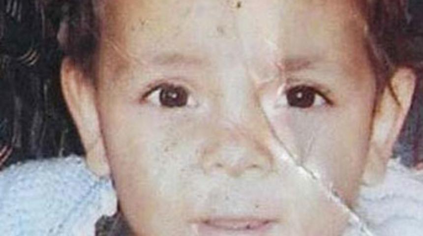 3 yaşındaki Fırat d&ouml;v&uuml;lerek &ouml;ld&uuml;r&uuml;ld&uuml;