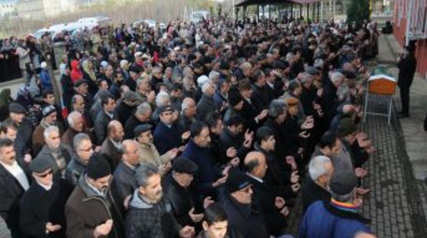 Cenazesi 3 Ay Sonra Morgda Bulunan Uğur Bal, G&ouml;zyaşlarıyla Uğurlandı