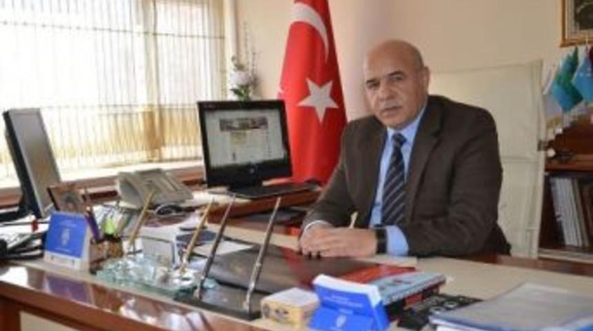 Ayhan Buran'dan ak&uuml;l&uuml; sandalye desteği