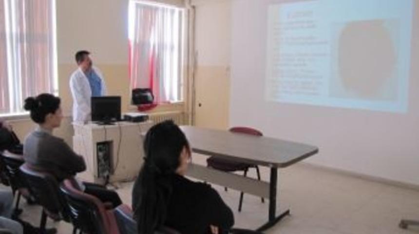 &Ouml;ğrenciler Ve Velilere Yeterli Ve Dengeli Beslenme Eğitimi