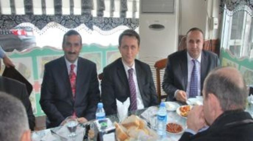 Patnos Lisesi M&uuml;d&uuml;r&uuml; Otabaşı Onuruna Veda Yemeği