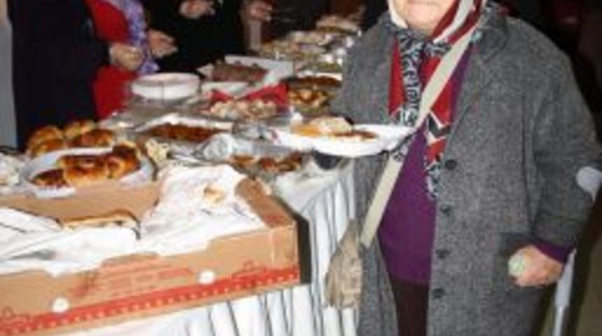 Sevgi Evi Yararına Kermes D&uuml;zenlediler